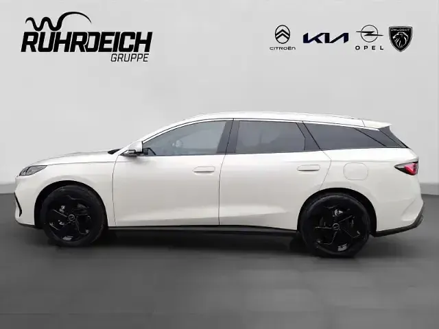 Używany BYD Seal Boost 156 KM (114 kW) 2025 Beżowy Kombi