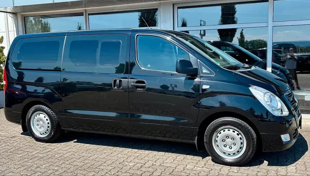 Gebraucht Hyundai H-1 Comfort 136 PS (100 kW) 2015 Schwarz Van / Kleinbus
