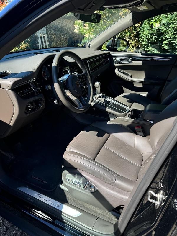 Schwarz Gebraucht 2020 Porsche Macan S SUV | 56.000 € - Bild 1/4