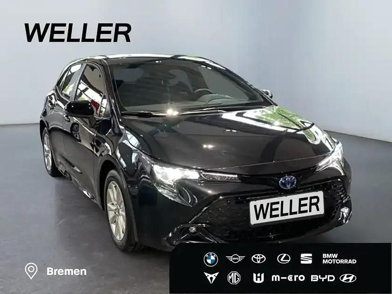 Schwarz Neu 2025 Toyota Corolla Hybrid Comfort Kombi | 31.290 € (Etwas zu teuer) - Bild 1/3