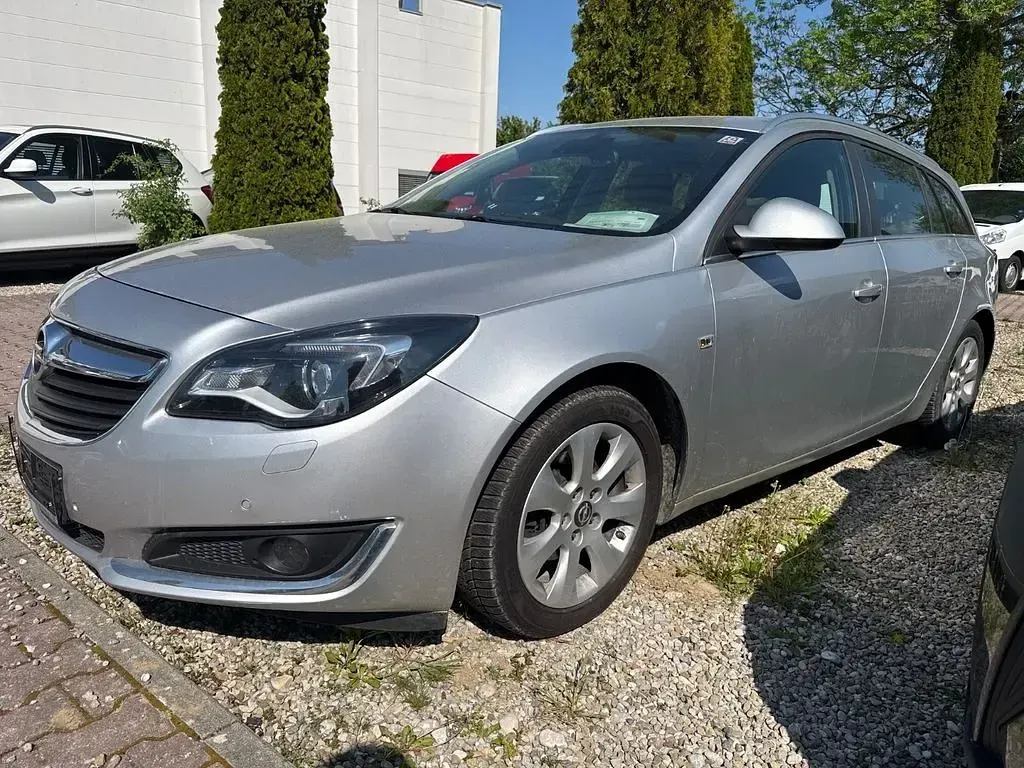 Gebraucht Opel Insignia Edition 136 PS (100 kW) 2015 Silber Kombi