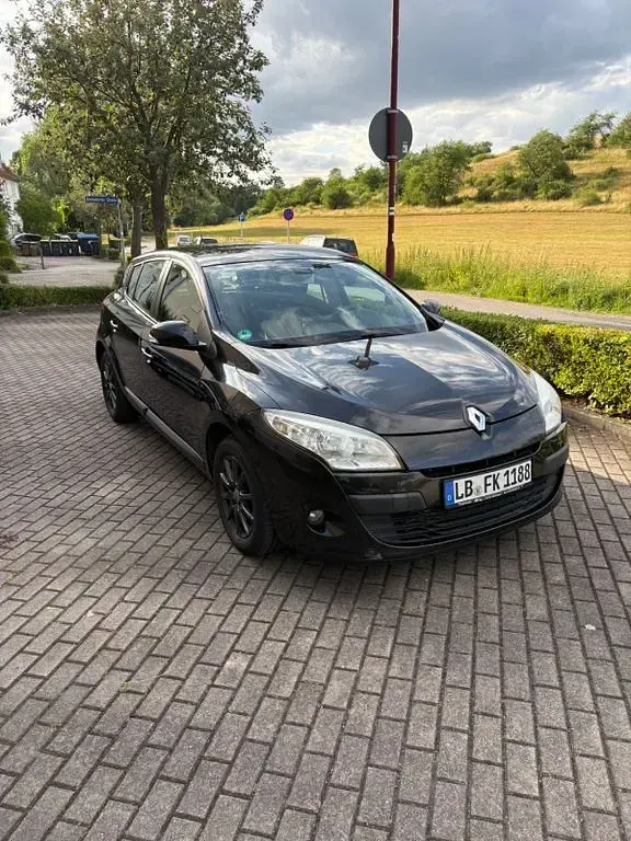Gebraucht Renault Mégane Dynamique 106 PS (77 kW) 2009 Schwarz Limousine