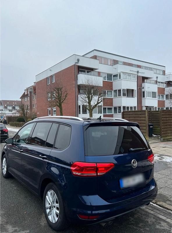 Gebraucht VW Touran 150 PS (110 kW) 2017 Blau Van / Kleinbus
