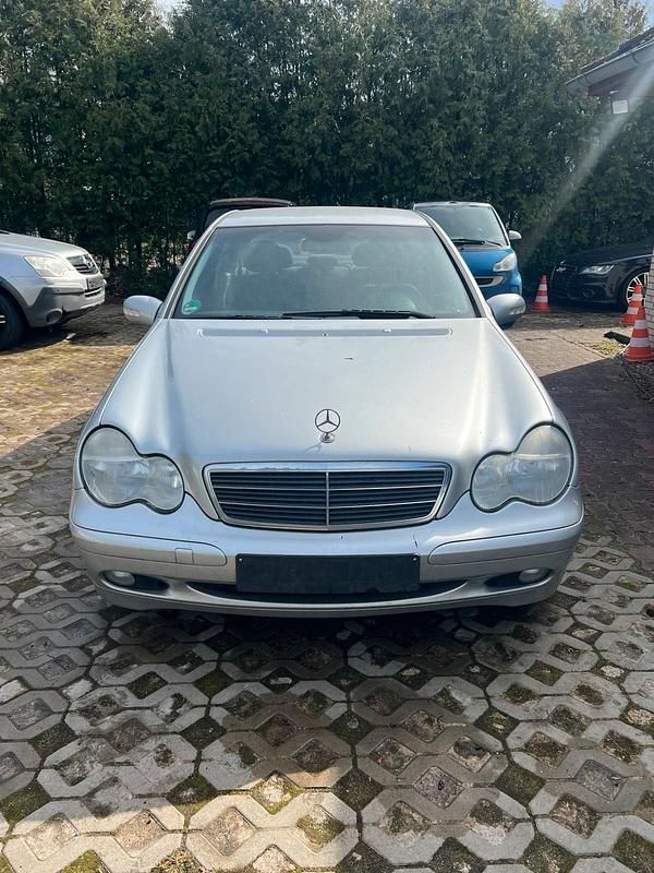 Gebraucht Mercedes C180 143 PS (105 kW) 2004 Silber Limousine