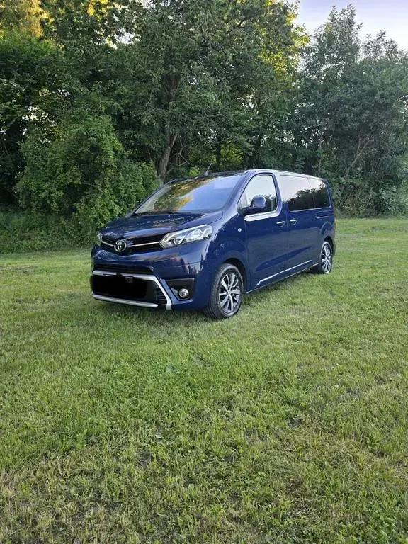 Gebraucht Toyota Proace 177 PS (130 kW) 2018 Blau Van / Kleinbus