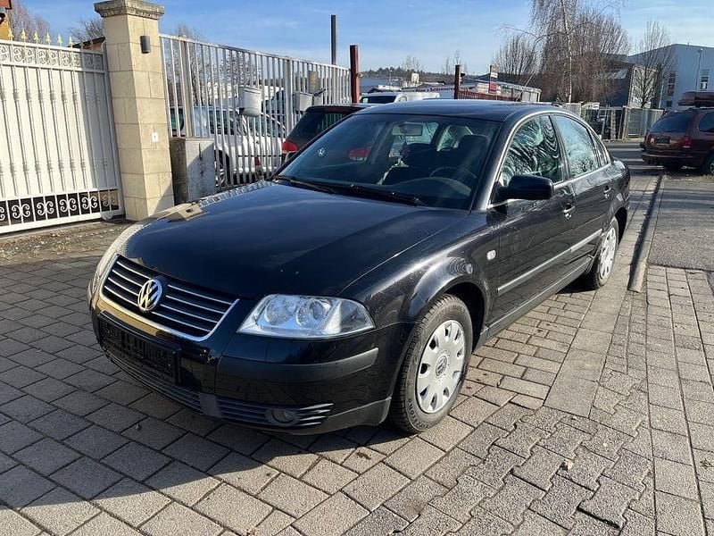 Gebraucht VW Passat Comfortline 102 PS (75 kW) 2002 Schwarz Limousine