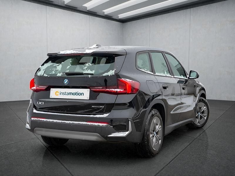 Gebraucht BMW iX1 230 kW (313 PS) 2023 Schwarz SUV