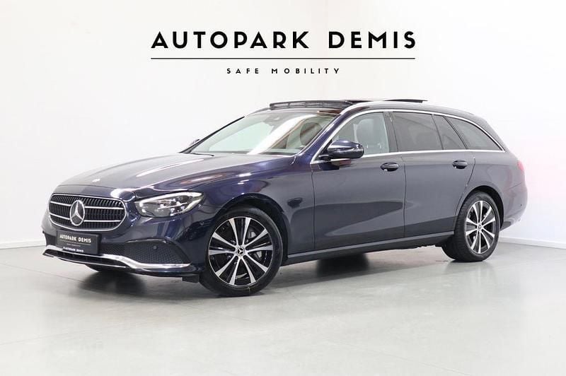 Blau Gebraucht 2022 Mercedes E300 Limousine | 27.485 € (Superpreis) - Bild 1/4