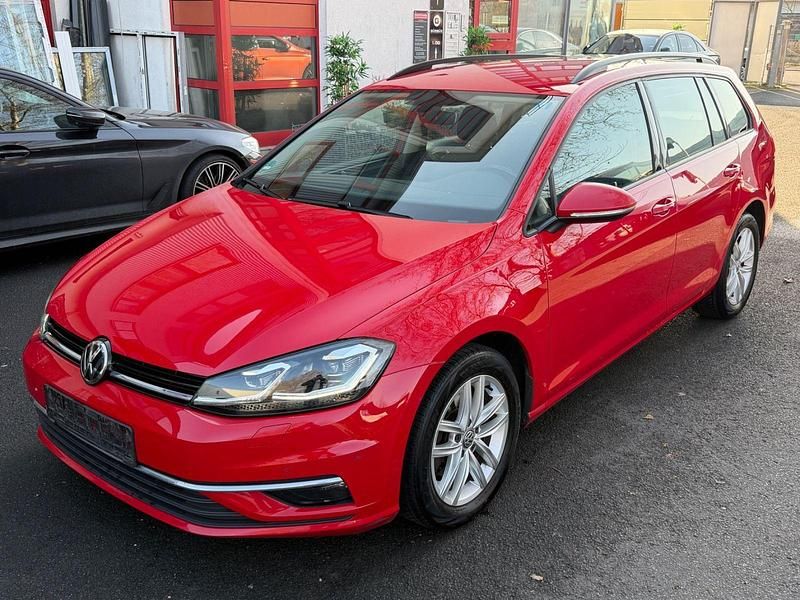Gebraucht VW Golf VII 116 PS (85 kW) 2019 Rot Kombi