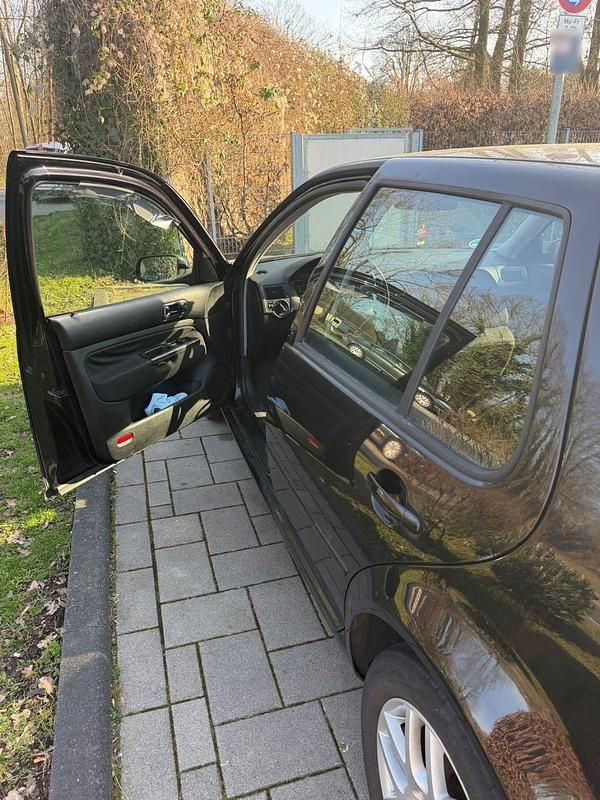 Gebraucht VW Golf IV Trendline 116 PS (85 kW) 2002 Schwarz Kleinwagen