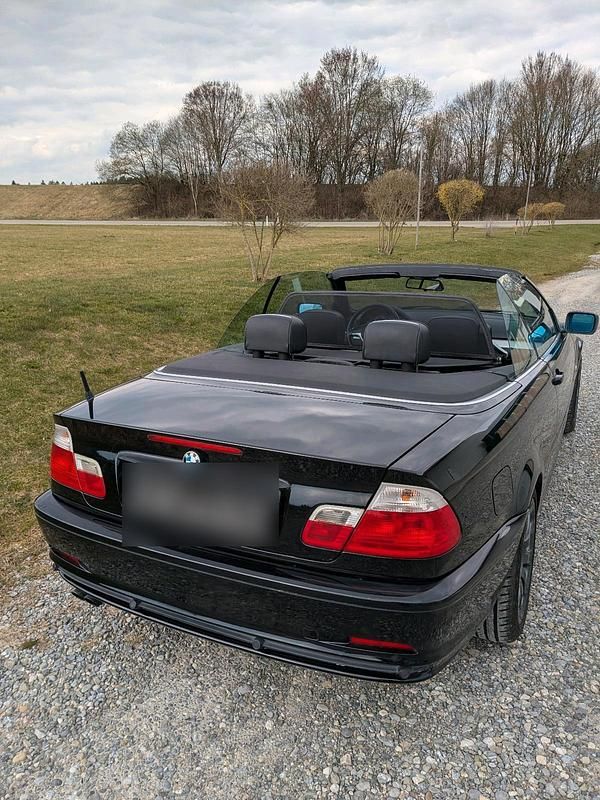 Gebraucht BMW 320 Cabriolet 170 PS (125 kW) 2001 Schwarz Cabrio