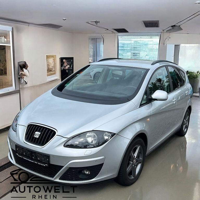 Silber Gebraucht 2015 Seat Altea XL Copa Van / Kleinbus | 6.490 € (Fairer Preis) - Bild 1/4