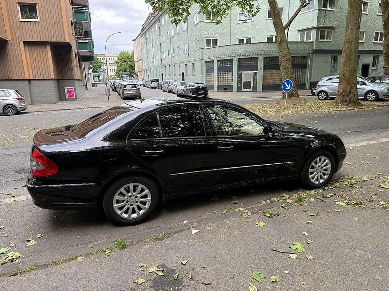 Schwarz Gebraucht 2007 Mercedes E280 Elegance Limousine | 11.990 € - Bild 1/4
