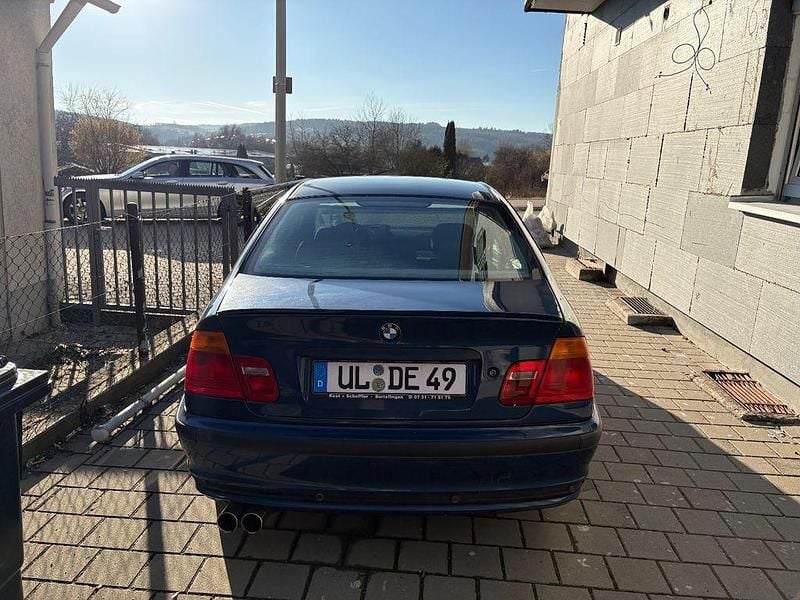 Gebraucht BMW 316 106 PS (77 kW) 2001 Blau Limousine