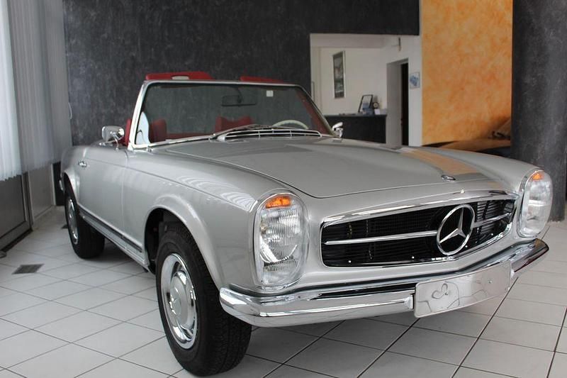 Gebraucht Mercedes 230 150 PS (110 kW) 1966 Silber Cabrio