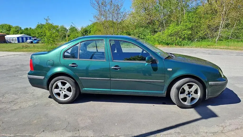 Second-hand VW Bora 105 CP (77 kW) 2000 Verde Berlinǎ