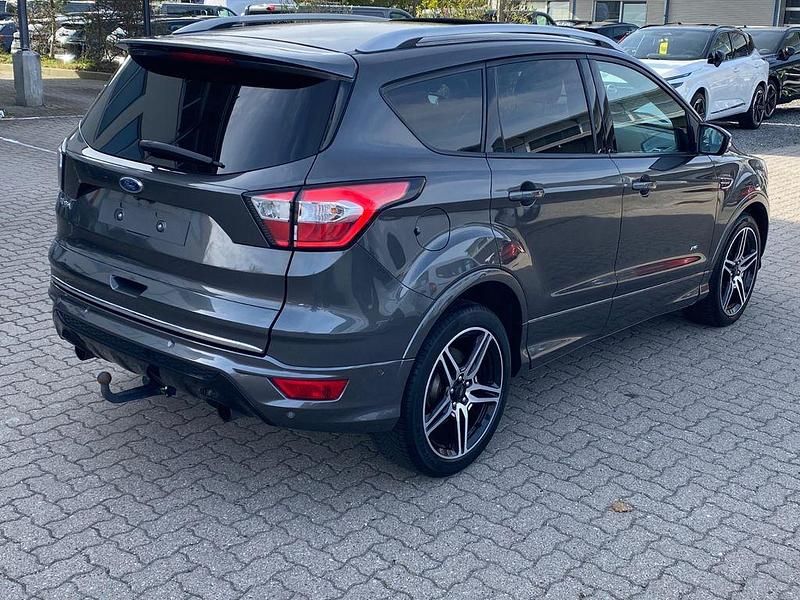Gebraucht Ford Kuga ST-Line 175 PS (128 kW) 2019 Grau SUV