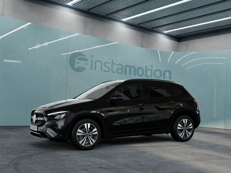 Schwarz Gebraucht 2023 Mercedes GLA180 SUV | 38.850 € (Teuer) - Bild 1/4