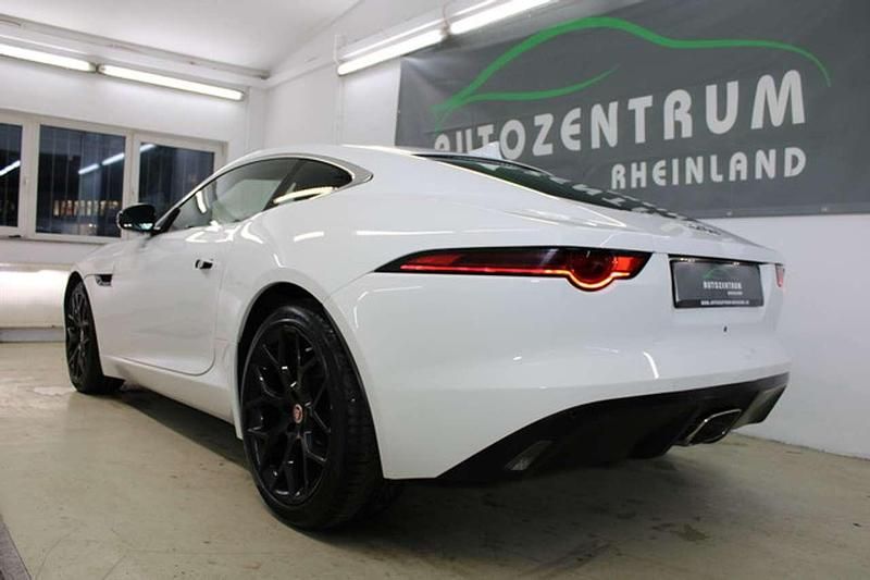 Gebraucht Jaguar F-Type 300 PS (220 kW) 2018 Weiß Coupé