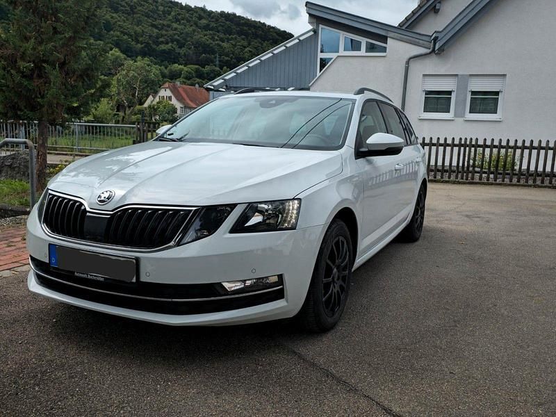Gebraucht Skoda Octavia Sport 150 PS (110 kW) 2019 Weiß Kombi
