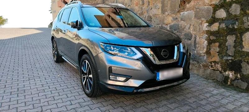 Grau Gebraucht 2018 Nissan X-Trail Tekna SUV | 20.500 € (Teuer) - Bild 1/4