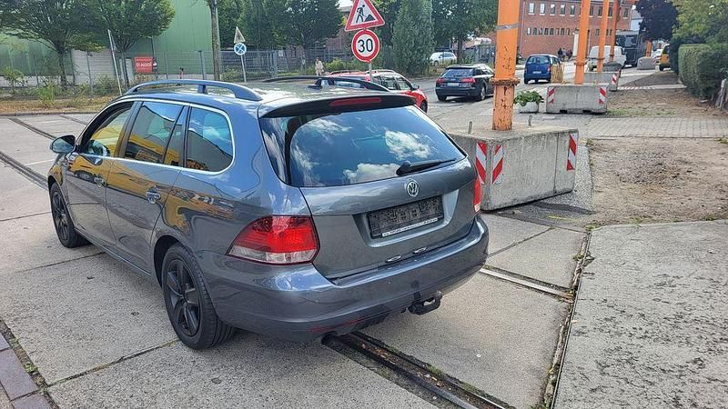 Second-hand VW Golf VI Comfortline 105 CP (77 kW) 2010 Gri Hatchback