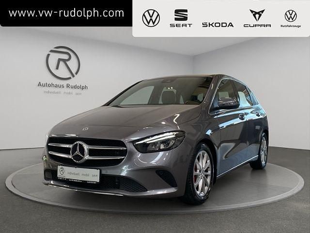 Mountaingrau metallic Gebraucht 2019 Mercedes 200 Progressive Limousine | 21.489 € - Bild 1/4