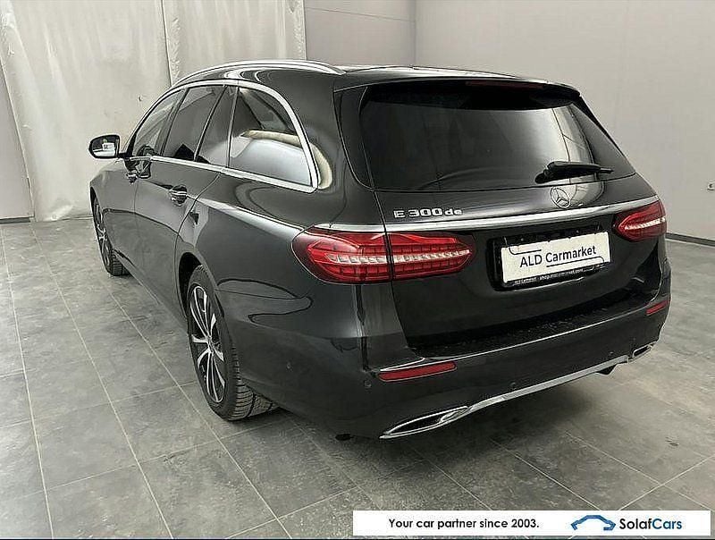 Gebraucht Mercedes E300 AMG 194 PS (142 kW) 2022 Grau Limousine