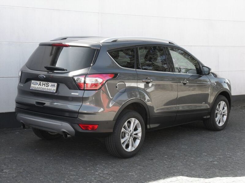 Gebraucht Ford Kuga Titanium 182 PS (133 kW) 2017 Grau SUV