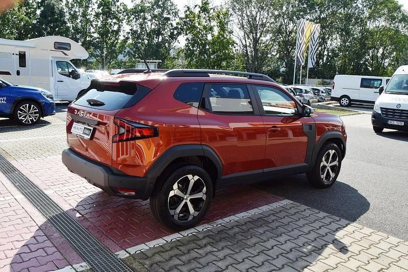 Neu Dacia Duster Journey 141 PS (103 kW) 2025 Braun SUV