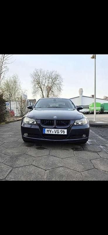 Gebraucht BMW 320 150 PS (110 kW) 2005 Limousine