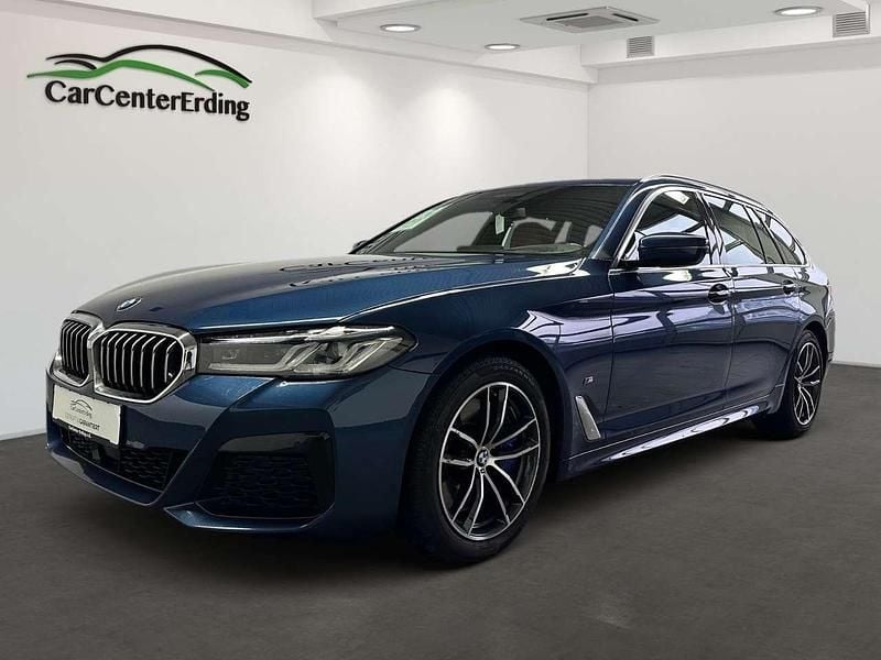 Phytonicblau metallic Gebraucht 2021 BMW 540 M Sport Kombi | 40.990 € (Fairer Preis) - Bild 1/4