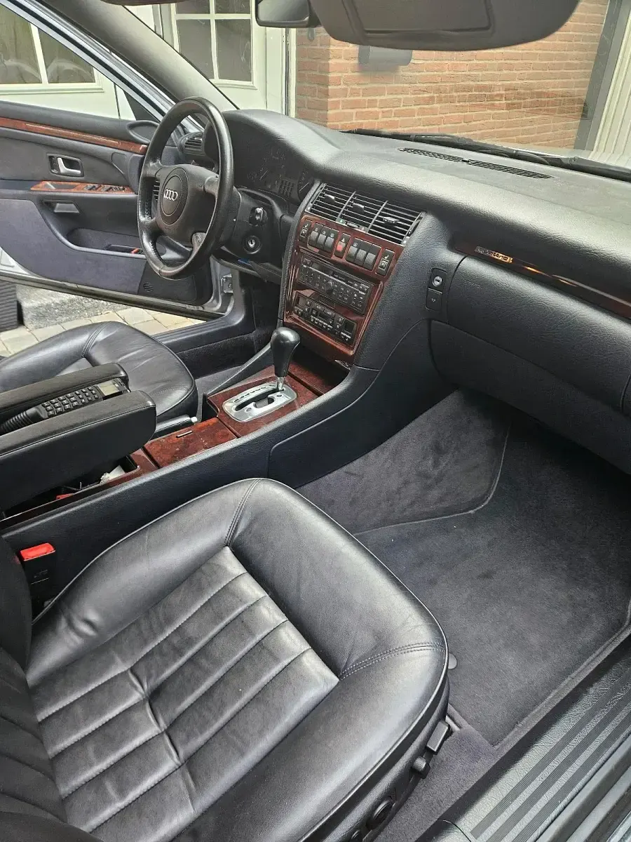 Gebraucht Audi A8 300 PS (220 kW) 1997 Silber Limousine
