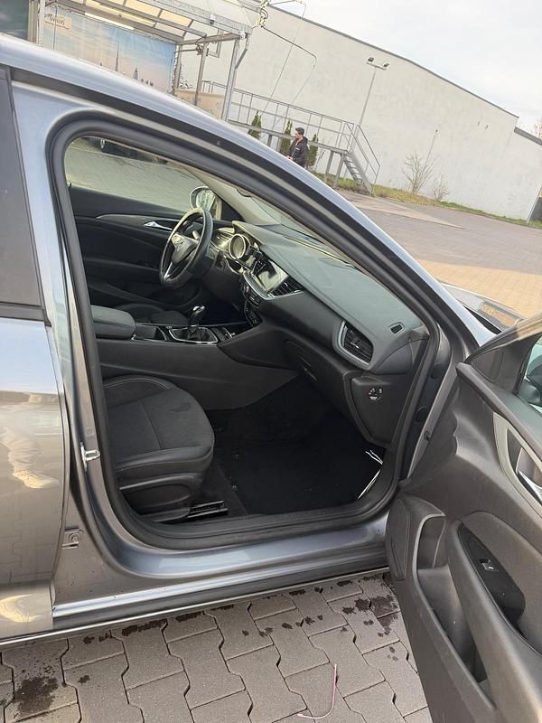 Gebraucht Opel Insignia 136 PS (100 kW) 2017 Grau Limousine