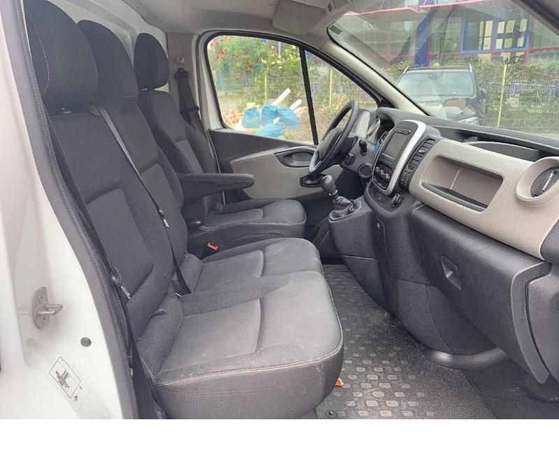 Gebraucht Renault Trafic 95 PS (69 kW) 2019 Weiß Van / Kleinbus