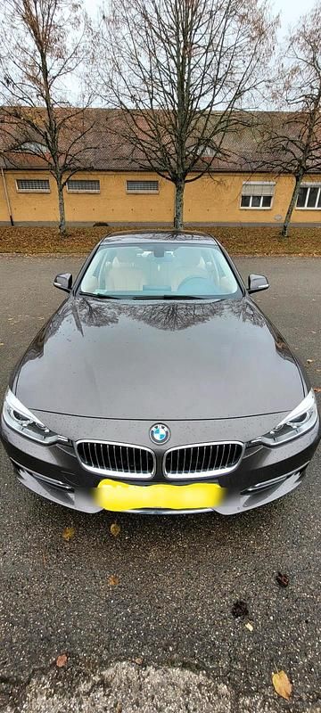Gebraucht BMW 318 132 PS (97 kW) 2014 Andere farben Limousine