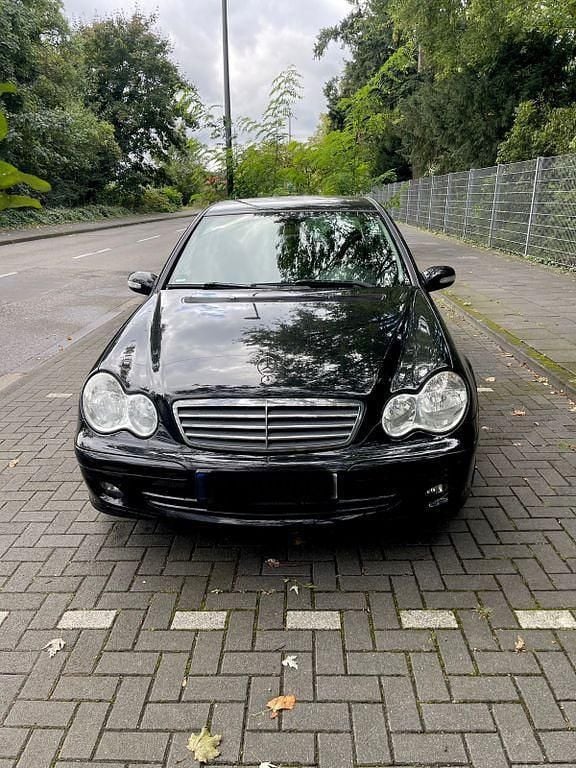 Gebraucht Mercedes C200 122 PS (89 kW) 2006 Schwarz Limousine