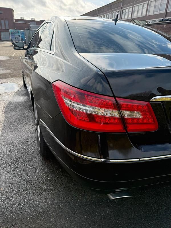 Gebraucht Mercedes 350 231 PS (169 kW) 2010 Schwarz Coupé