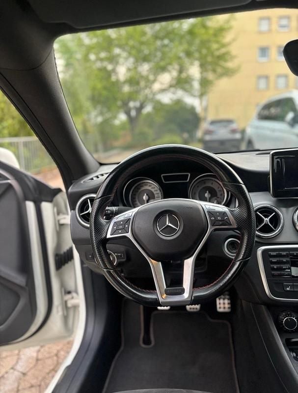Gebraucht Mercedes CLA180 AMG line 122 PS (89 kW) 2014 Weiß Limousine
