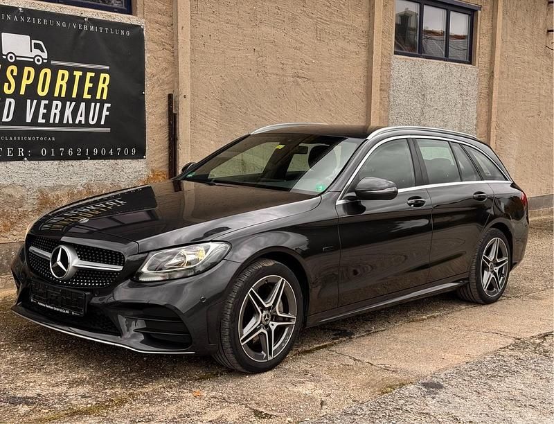 Schwarz Gebraucht 2020 Mercedes C300e AMG line Kombi | 23.900 € (Fairer Preis) - Bild 1/4