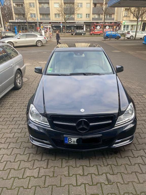 Gebraucht Mercedes C350 Elegance 306 PS (225 kW) 2012 Schwarz Limousine