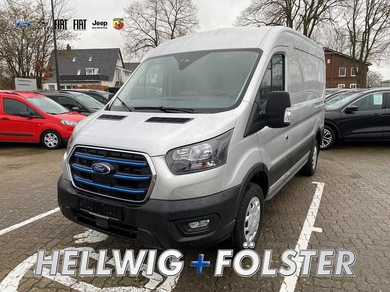 Polarsilber metallic Gebraucht 2023 Ford E-Transit Trend Van | 34.990 € (Fairer Preis) - Bild 1/4