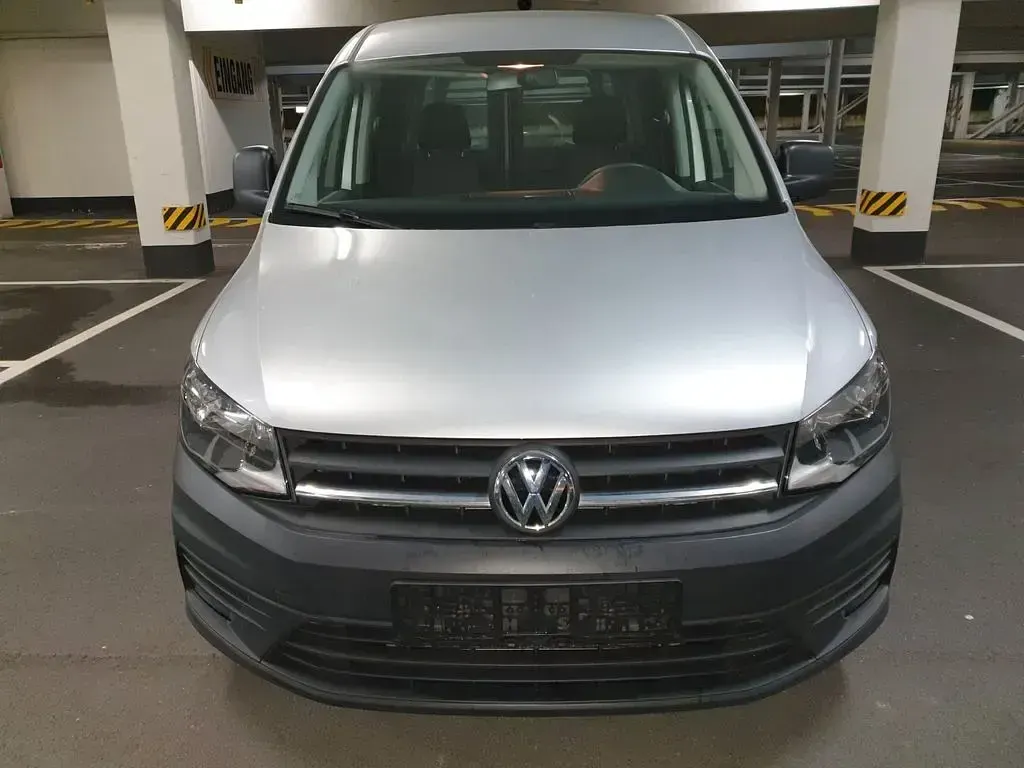 Second-hand VW Caddy 102 CP (75 kW) 2019 Argintiu Monovolum