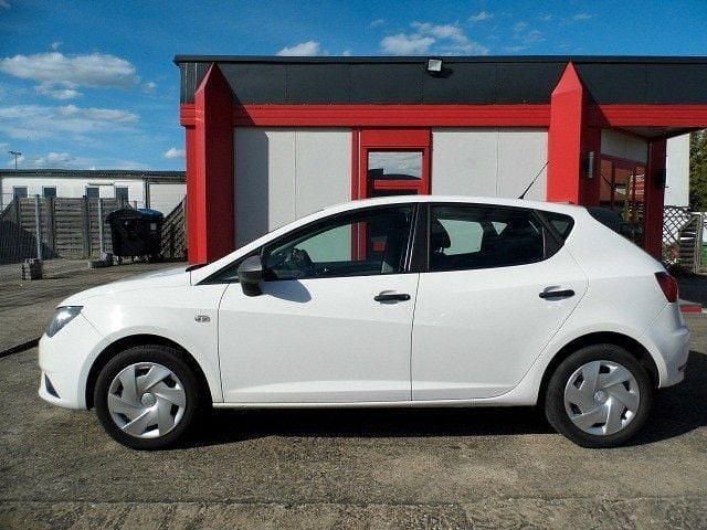 Weiß Gebraucht 2014 Seat Ibiza Reference Limousine | 3.290 € (Superpreis) - Bild 1/4