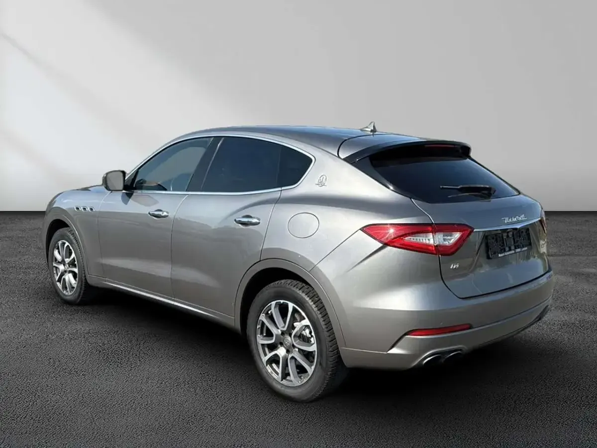 Gebraucht Maserati Levante 349 PS (256 kW) 2019 Grau SUV