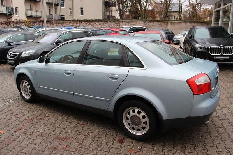 Gebraucht Audi A4 131 PS (96 kW) 2002 Blau Limousine