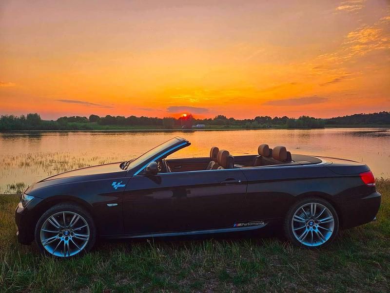 Schwarz Gebraucht 2010 BMW 320 Cabriolet M Performance Cabrio | 13.900 € (Teuer) - Bild 1/4