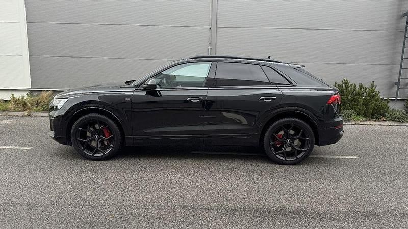 Gebraucht Audi Q8 S-Line 286 PS (210 kW) 2025 Schwarz SUV