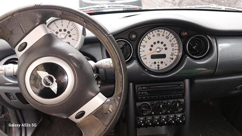 Gebraucht Mini Cooper 115 PS (84 kW) 2004 Schwarz Kleinwagen