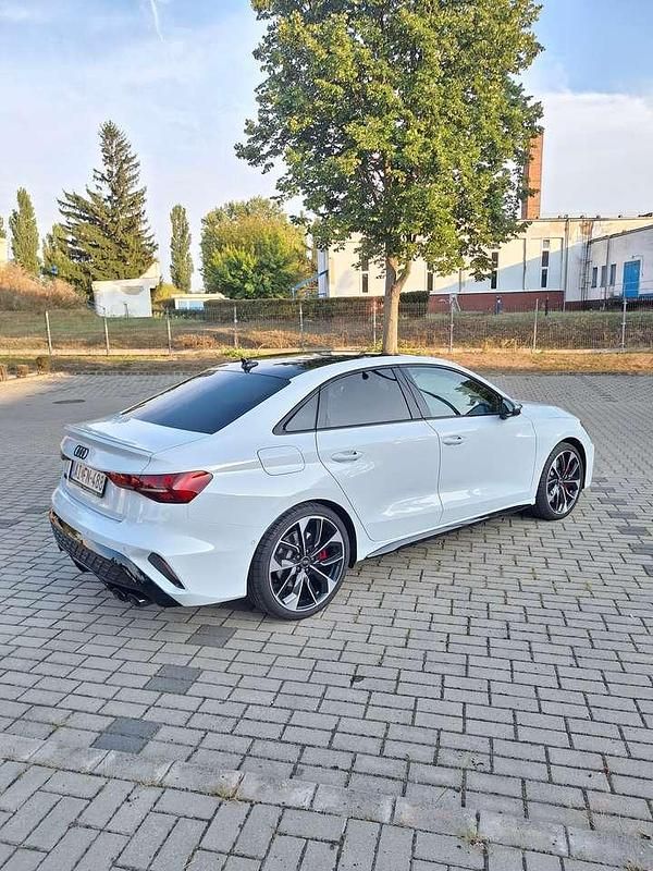 Gebraucht Audi S3 Comfort 333 PS (244 kW) 2024 Weiß Limousine